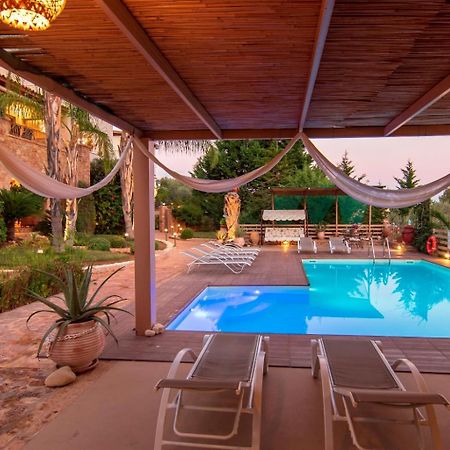 Villa Maira Luxurious With Private Swimming Pool Kórfos Exteriér fotografie