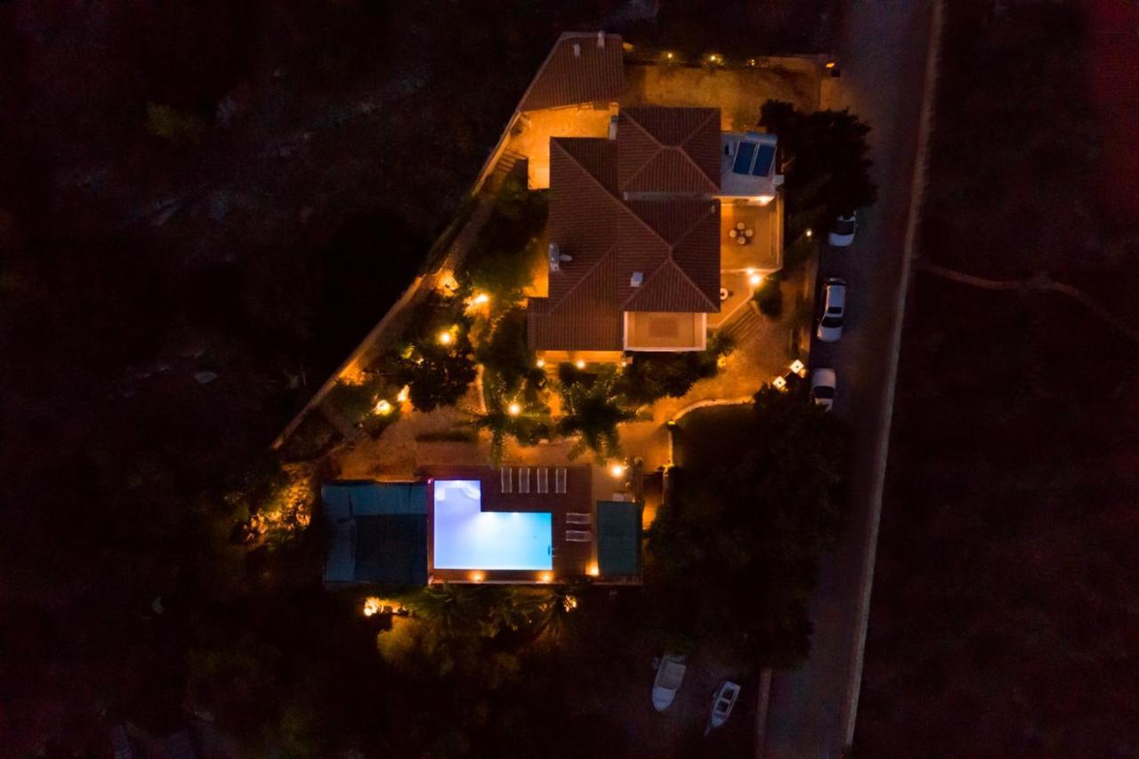 Villa Maira Luxurious With Private Swimming Pool Kórfos Exteriér fotografie