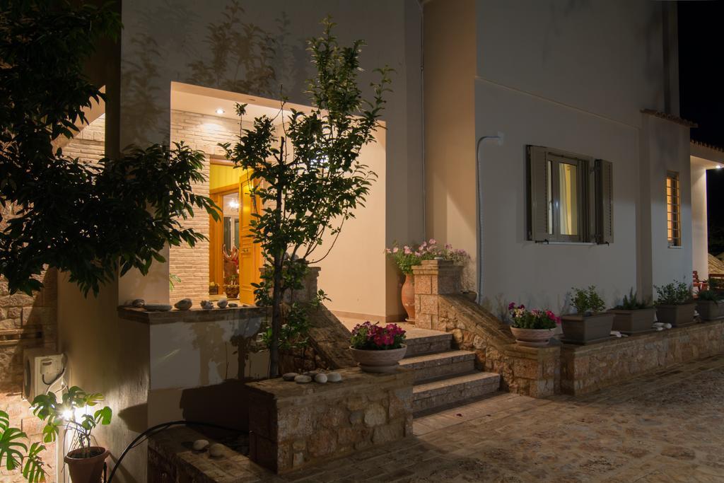 Villa Maira Luxurious With Private Swimming Pool Kórfos Exteriér fotografie