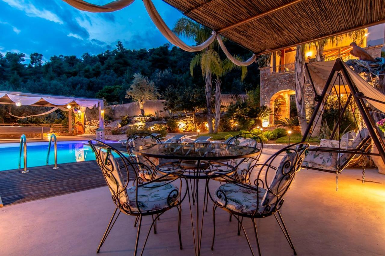 Villa Maira Luxurious With Private Swimming Pool Kórfos Exteriér fotografie